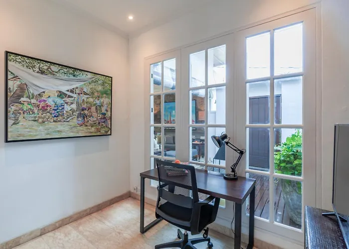 Mosan House - Unique Art-Filled Gem In Perfect Location A Short Walk From The Beach Or Seminyak Square Including Ac Office For Remote Working